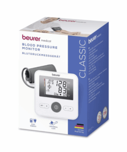 Packshot « Beurer Tensiomètre à Bras BM 27+ » avec brassard et écran allumé.